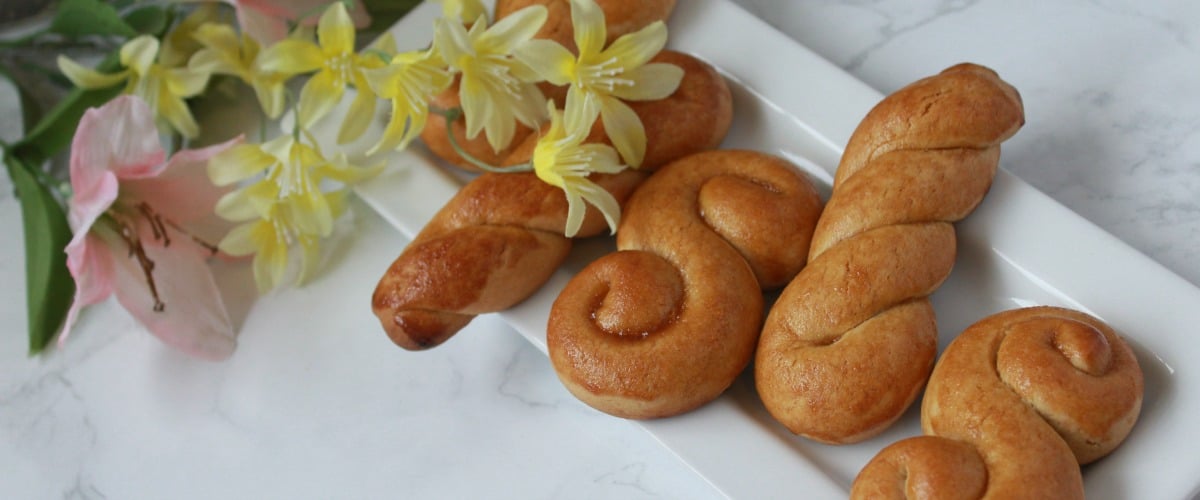 Koulourakia (Greek Easter Cookies)