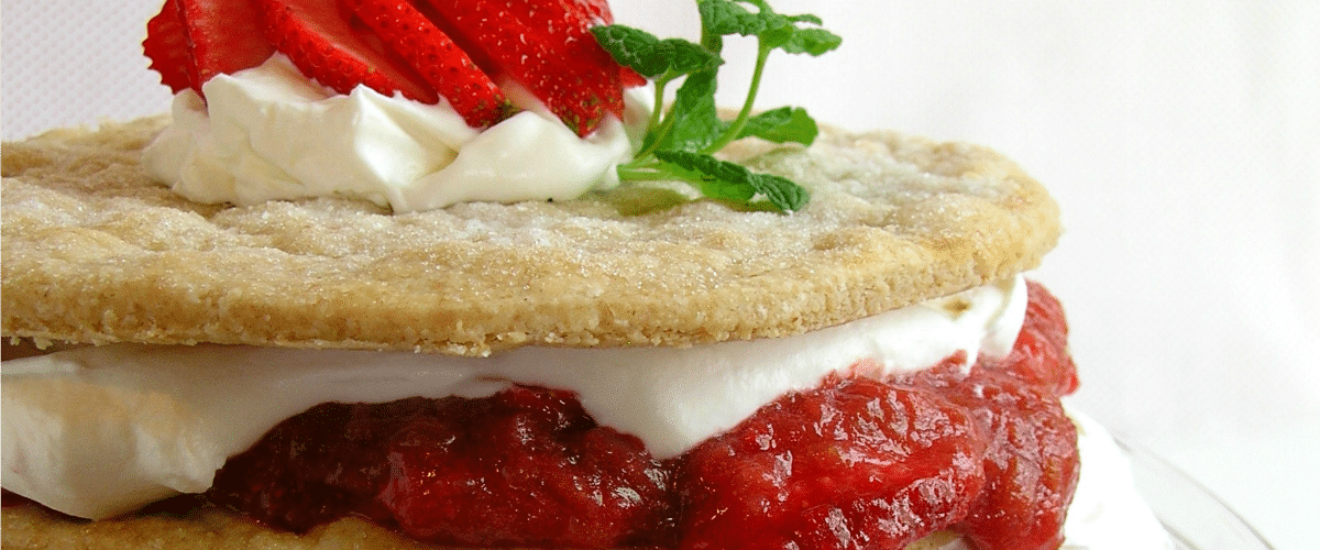 Delicious Strawberry Rhubarb Shortcake